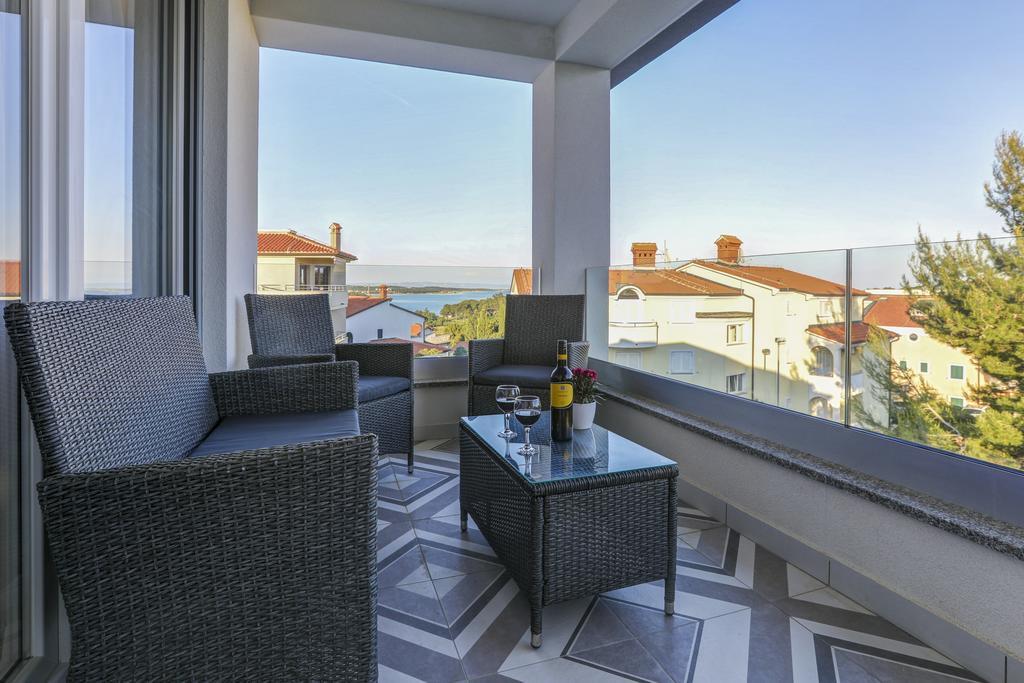 Viras Luxury Holiday Premantura Kültér fotó